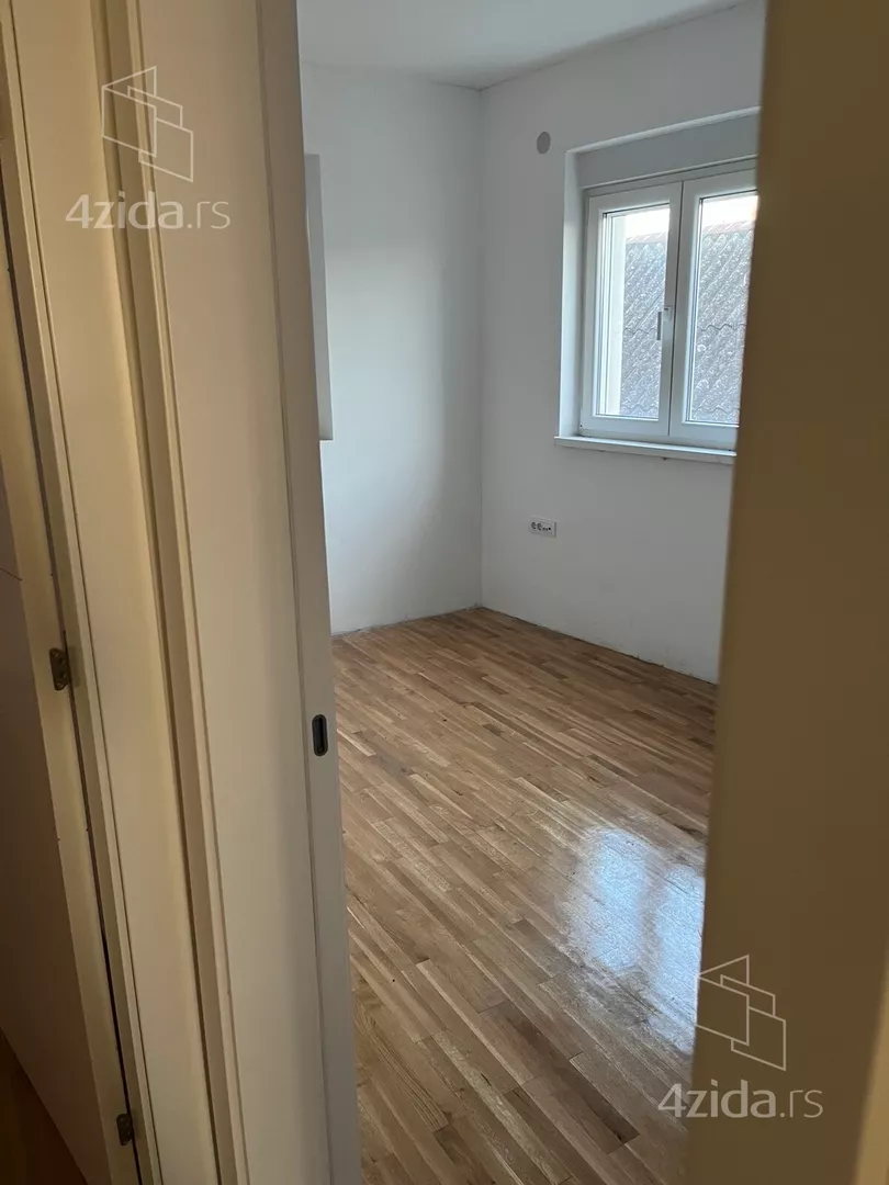 Troiposoban stan na prodaju, Ribarska obala 18, 116m²